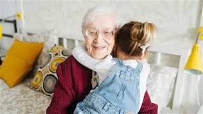 رغم الفوائد.. رعاية الأحفاد تزيد خطر الاكتئاب
