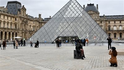 فرنسا.. متحف اللوفر يغلق أبوابه أمام الزوار للمرة الرابعة بسبب الإضراب