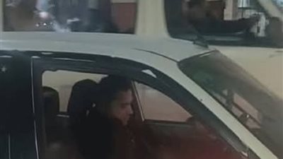  فيديو فاضح داخل سيارة والأمن يبدأ التحرك.. ما القصة؟