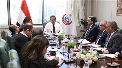 وزير الصحة يبحث حوكمة نفقة الدولة والتأمين الصحي لتسريع وصول الخدمات للمرضى