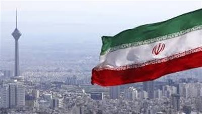 طهران تنفي اغتيال قائد بحرية الحرس الثوري.. وانفجار غامض في 