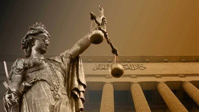 هل تثبت ثيابها صحة ادعاءاتها على محمود حجازي؟.. ضحية الاعتداء الجنسي أمام الطب الشرعي