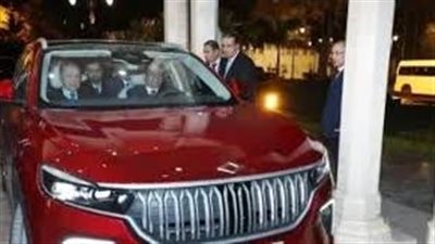 أردوغان يهدى السيسى سيارة كهربائية.. والرئيس يقودها بصحبة نظيره التركى