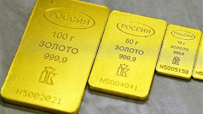 الذهب يحافظ على تماسكه فوق 5000 دولار