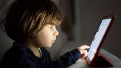 حظر الأطفال من وسائل التواصل الاجتماعي