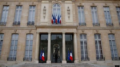 فرنسا تحل 4 جماعات من اليمين واليسار المتطرفين وسط توترات متزايدة في الساحة السياسية