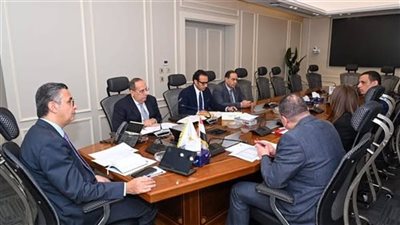 للانتهاء من المنحة الإضافية.. وزير التموين: زيادة ضخ السلع ومد فترة الصرف 3 ساعات