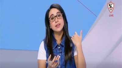 المذيعة مها صبري