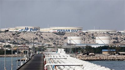 مسؤول إيراني يوجه من جزيرة خرج رسالة إلى دول الجوار والأجانب