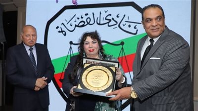 تكريم ا.د امنية المراغى فى نادى القضاة     