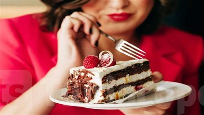 لتجنب ارتفاع سكر الدم.. هذا أفضل وقت لتناول الحلويات