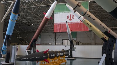 الحرس الثوري الإيراني: نحذر بإخلاء كافة الصناعات الأمريكية في المنطقة والسكان المحيطين بها