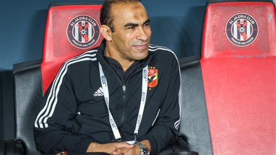 أزمة جديدة تهز الأهلي.. سيد عبد الحفيظ تحت طائلة العقوبات