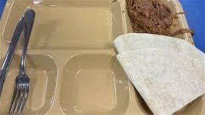 وجبات الجنود الأمريكيين على متن حاملة الطائرات الأمريكية