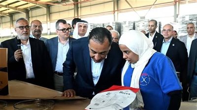 رئيس الوزراء يفتتح مصنع بوريكس للزجاج بمنطقة السخنة الصناعية