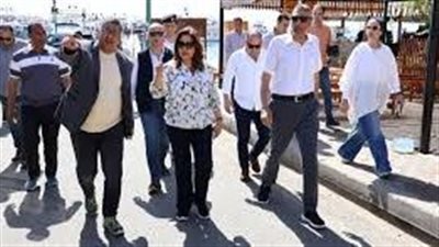 وزيرة التنمية المحلية والبيئة تتفقد أول مركب وغواصة تعمل بالطاقة الشمسية والرياح بمحمية رأس محمد