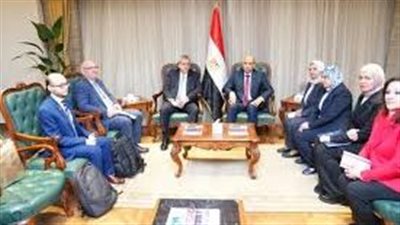 وزير العمل لنظيره القبرصى: سأزور قبرص مع أول عامل مصري يسافر للعمل