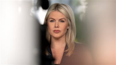 عقب تصريح مثير للجدل ونظريات مؤامرة.. متحدثة البيت الأبيض تعلق على حادثة إطلاق النار بعشاء المراسلين