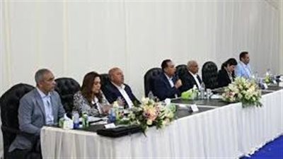 رئيس الوزراء يلتقي أعضاء من مجلسي النواب والشيوخ وكبار مشايخ وعواقل سيناء