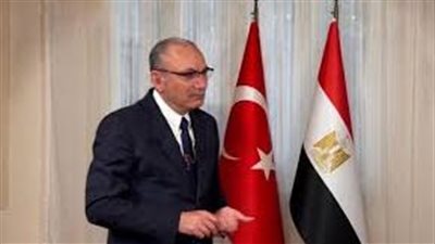 سفير تركيا بالقاهرة يعزي رئيس الوزراء الدكتور مصطفى مدبولي فى وفاة والده