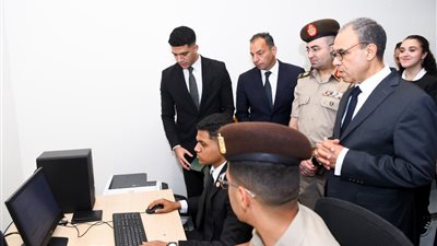 عبد العاطي يفتتح غرفة حفظ الوثائق المؤمنة بمقر وزارة الخارجية