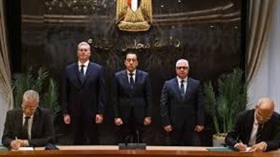 رئيس الوزراء يشهد توقيع بروتوكول بين شركة تحيا مصر ووزارتي الكهرباء و المالية