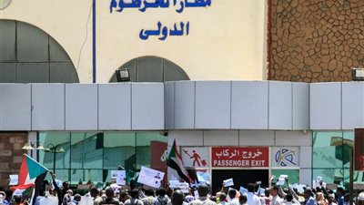 مصر تدين استهداف مطار الخرطوم الدولي
