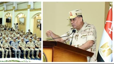 الفريق أشرف سالم زاهر القائد العام للقوات المسلحة وزير الدفاع والإنتاج الحربى يلتقى عدداً من مقاتلى المنطقة الجنوبية العسكرية