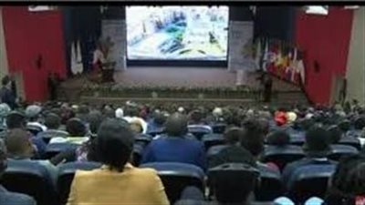 الرئيس السيسي وماكرون يشاهدان فيلما تسجيليا عن تاريخ جامعة سنجور.. فيديو