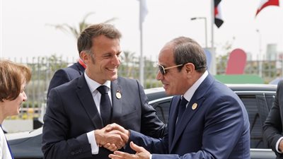 ماكرون يفاجئ المصريين بهدية ثمينة ينتظرونها منذ 9 سنوات