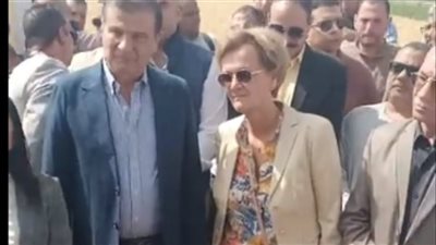 أحرجتك ولا إيه.. وزير الزراعة يوبخ مسؤولا عن حساب تكلفة فدان القمح: «كلام المكتب ما ينفعش»