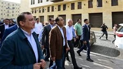 شريان مروري وجداريات تراثية: مدبولي يتابع ميدانياً طفرة التطوير بمحوري صلاح سالم والسيدة عائشة ونقل الموقف القديم