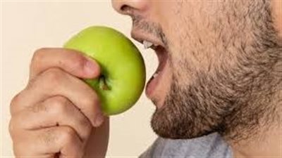 مضخة دم خفية.. كيف يعزز مضغ الطعام قدراتك العقلية؟