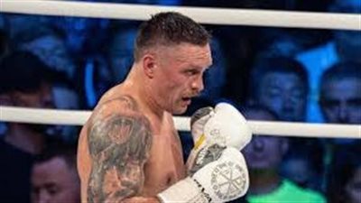بطل العالم Oleksandr Usyk يصل القاهرة استعدادا للنزال التاريخى بسفح الأهرامات