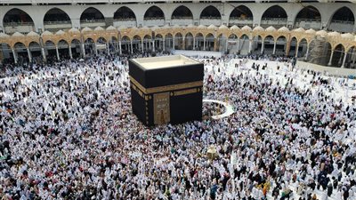 مصادفة فلكية نادرة.. تعامد الشمس على الكعبة يوم عرفة لأول مرة منذ 33 عاما