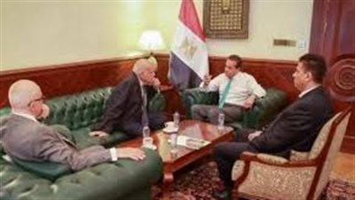 وزير الصحة يستقبل السير مجدى يعقوب لبحث تطورات علاج القلب بالخلايا الجذعية