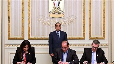 مدبولي يشهد توقيع اتفاقيتين لإنهاء تشابكات مالية تاريخية تعود للثمانينيات بقيمة 196 مليار جنيه