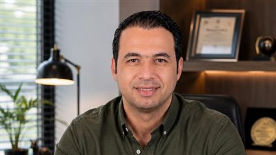 رجل الأعمال علي سالم