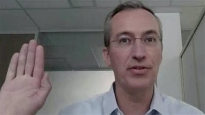 ملياردير فرنسي يطالب بتغيير القوانين لحرمان أبنائه من الميراث!