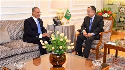 في أول زيارة رسمية لمقر الجامعة.. وزير الخارجية يبحث مع نبيل فهمي تطوير العمل العربي