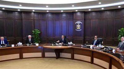 رئيس الوزراء يناقش عدد من الملفات خلال الاجتماع الأسبوعي للحكومة