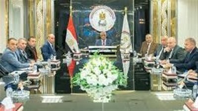 وزير الدولة للإنتاج الحربى يتابع الموقف التنفيذى لمشروعات 