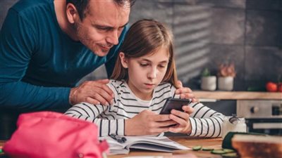 من الرقابة الأبوية للخصوصية.. 10 إعدادات تحمي طفلك أثناء استخدام الهاتف