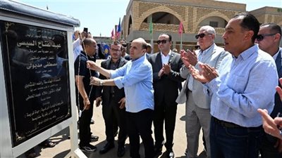 رئيس الوزراء يفتتح مجمع الخدمات الحكومية بسندبسط.. 17 شباكًا لخدمة المواطنين