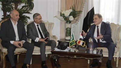 مسؤول بالوفد يضع روشتة إنقاذ الاقتصاد: الإنتاج ومكافحة الفساد ومواجهة الزيادة السكانية