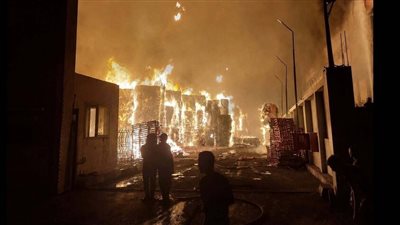 حريق ضخم يهز المنطقة الصناعية بالعبور 