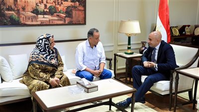 بعد واقعة محافظ القليوبية.. وزير التعليم يكرّم مديري مدرستي برقطا الإعدادية والشهيد أحمد سمير