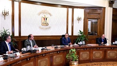 رئيس الوزراء يناقش المحاور الاقتصادية واستعدادات «المؤتمر الوطني» الشهر المقبل