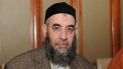 يونس مخيون: 