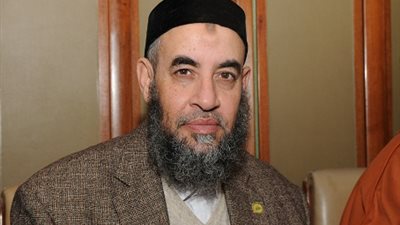 يونس مخيون: 